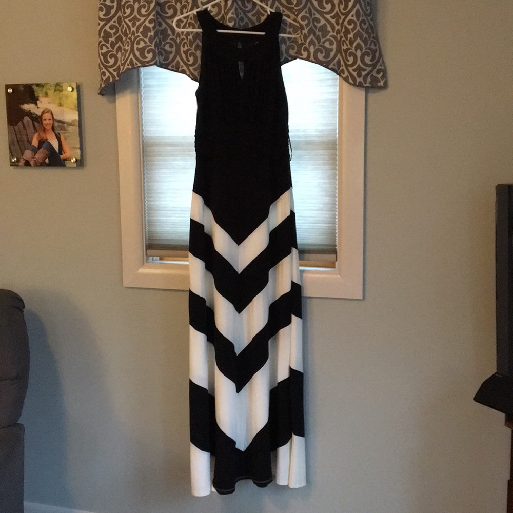 Formal dress black and white